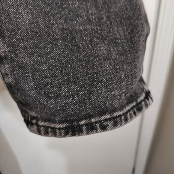4561) PacSun Black Acid Wash Mom Jeans Size 26 - Picture 6 of 11